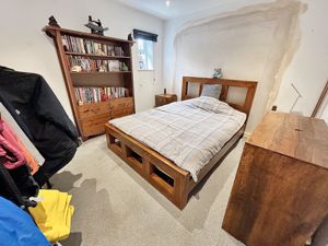 Bedroom- click for photo gallery